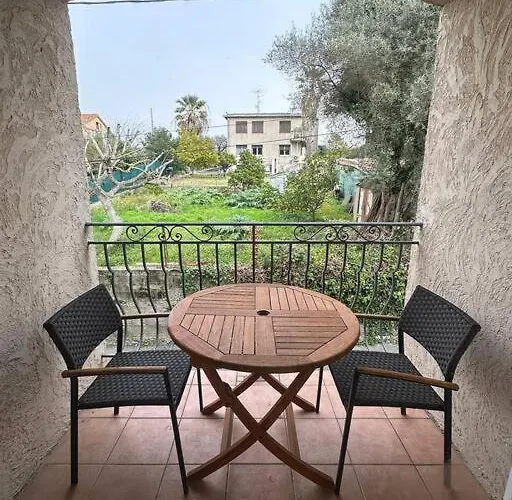 Lägenhet Constance 3 - Spacieux En Dernier Etage Antibes