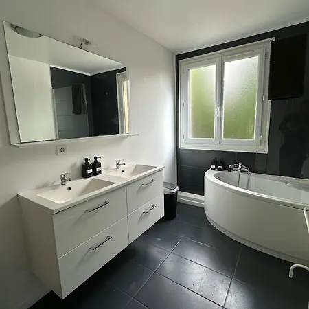 Constance 3 - Spacieux En Dernier étage Appartement Antibes