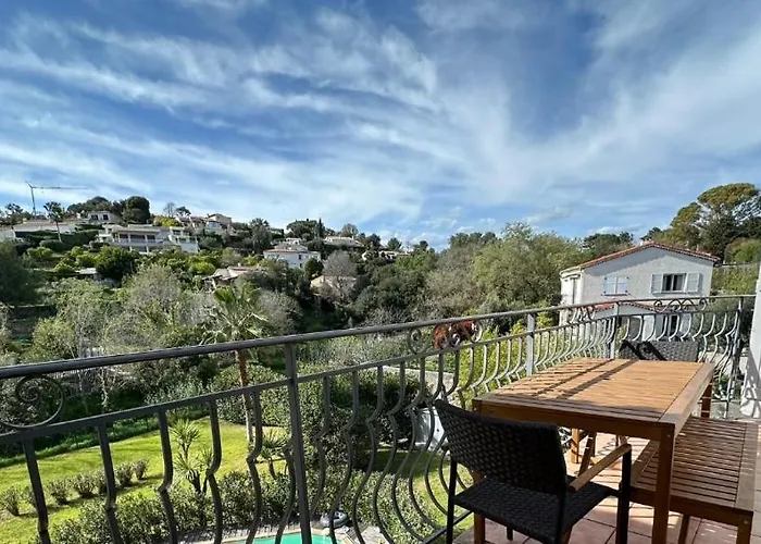 Constance 3 - Spacieux En Dernier Etage Apartman Antibes